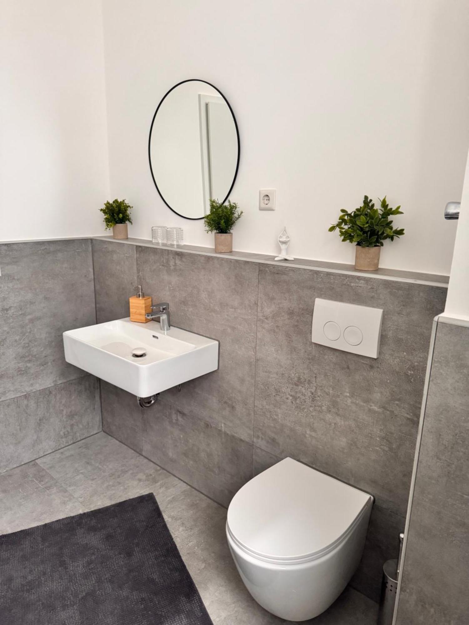 Studio Apartment Im Zentrum Mit Parkplatz & Neuem Badezimmer Magdeburg Exterior foto